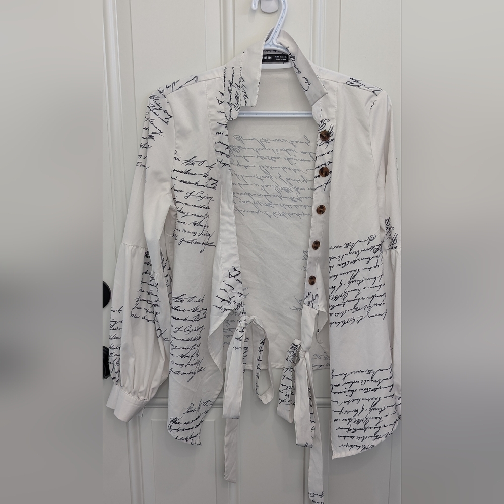 3/$20 SHEIN White Script Print Blouse